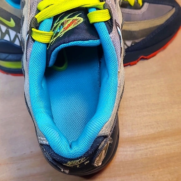 Nike Air Max 95 Monster Sneakers - Picture 9 of 10